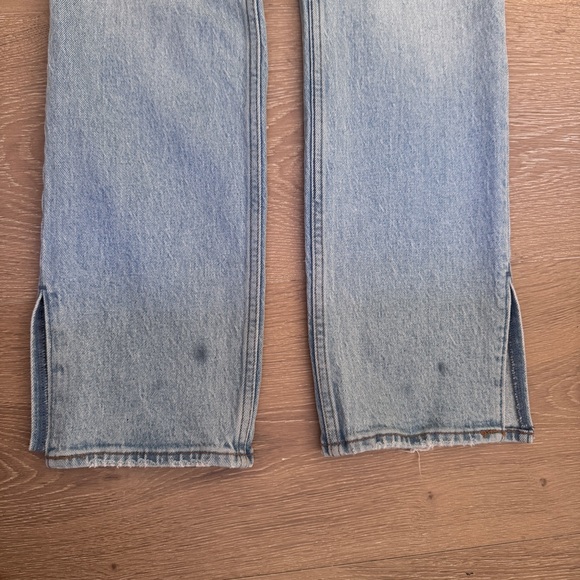 Abercrombie & Fitch The 90s Straight Ultra High Rise light wash Vent Hem Jeans - Picture 14 of 15